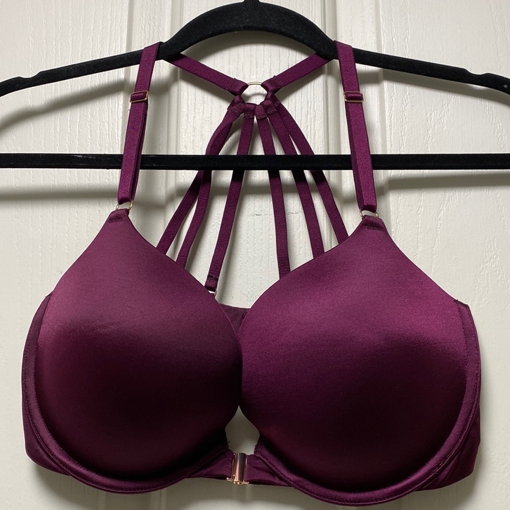 Victoriaโs Secret Very Sexy Push-up Sz 32DD